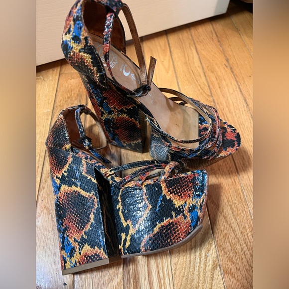 Jeffrey Campbell snakeskin platform heels - Picture 10 of 11